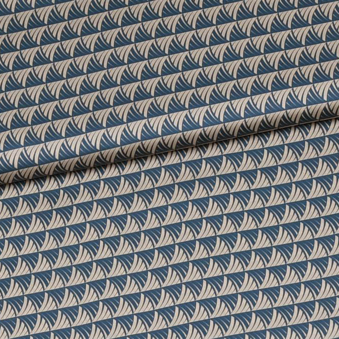 Polyester satijn ecru met blauw motief - knipmode